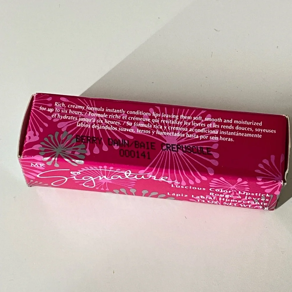 Mary Kay signature luscious color lipstick berry dawn - Picture 6 of 6